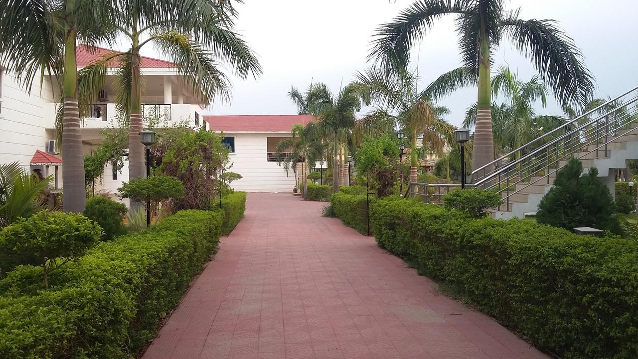 Swayam Resort Balangir Bagian luar foto